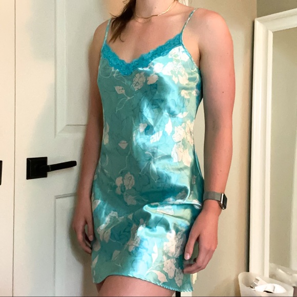 VINTAGE satin slip dress - Picture 3 of 10